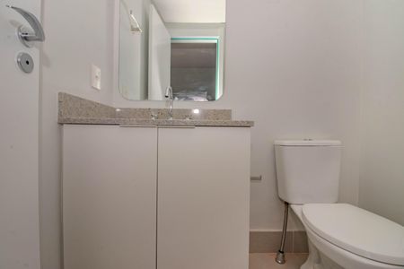 Banheiro de kitnet/studio para alugar com 1 quarto, 44m² em Passo D’areia, Porto Alegre