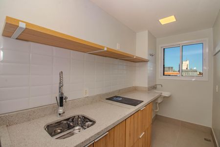 Cozinha e Área de Serviço de kitnet/studio para alugar com 1 quarto, 44m² em Passo D’areia, Porto Alegre