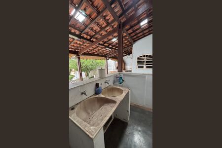 Casa para alugar com 326m², 3 quartos e 6 vagas Casa para alugar com 326m², 3 quartos e 6 vagasQuintal - Area de Serviço