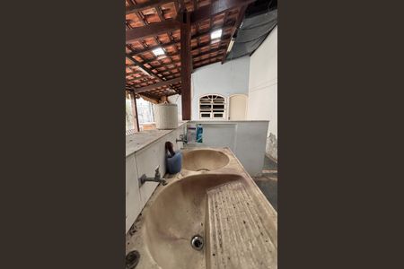 Casa para alugar com 326m², 3 quartos e 6 vagas Casa para alugar com 326m², 3 quartos e 6 vagasQuintal - Area de Serviço