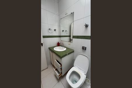 Casa para alugar com 326m², 3 quartos e 6 vagas Casa para alugar com 326m², 3 quartos e 6 vagasBanheiro da Suíte 3