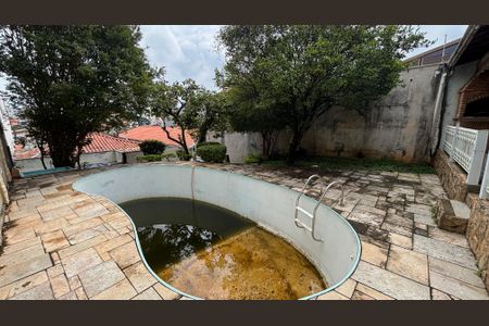 Casa para alugar com 326m², 3 quartos e 6 vagas Casa para alugar com 326m², 3 quartos e 6 vagasQuintal - Piscina