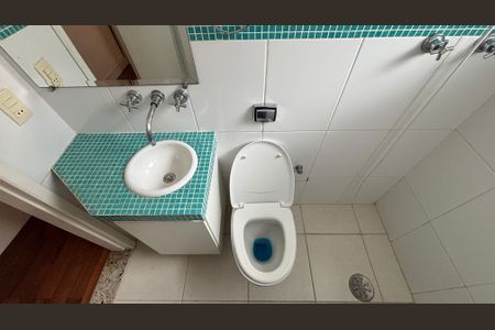 Casa para alugar com 326m², 3 quartos e 6 vagas Casa para alugar com 326m², 3 quartos e 6 vagasBanheiro da Suíte 2