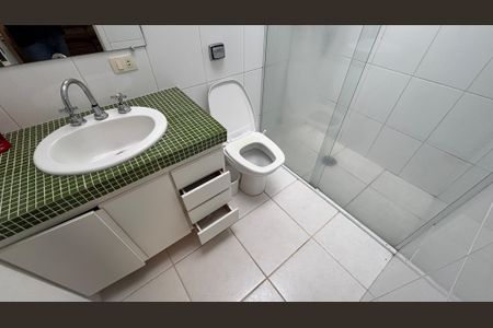 Casa para alugar com 326m², 3 quartos e 6 vagas Casa para alugar com 326m², 3 quartos e 6 vagasBanheiro da Suíte 3