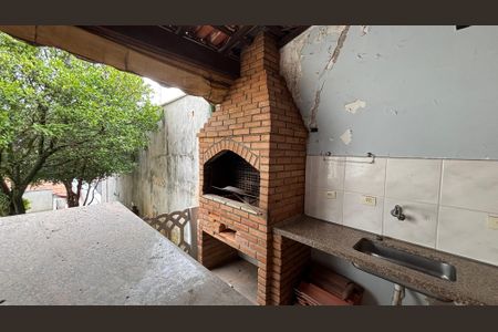 Casa para alugar com 326m², 3 quartos e 6 vagas Casa para alugar com 326m², 3 quartos e 6 vagasQuintal - Churrasqueira