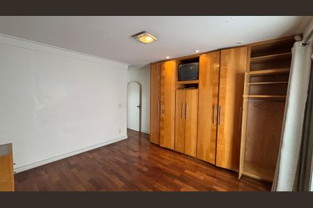 Casa para alugar com 326m², 3 quartos e 6 vagas Casa para alugar com 326m², 3 quartos e 6 vagasSuite 1