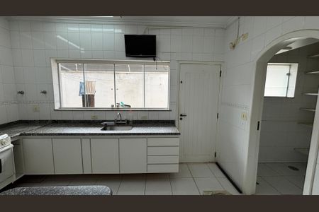 Casa para alugar com 326m², 3 quartos e 6 vagas Casa para alugar com 326m², 3 quartos e 6 vagasCozinha