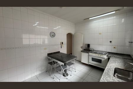 Casa para alugar com 326m², 3 quartos e 6 vagas Casa para alugar com 326m², 3 quartos e 6 vagasCozinha