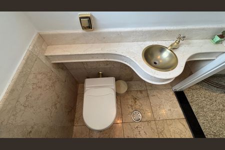 Casa para alugar com 326m², 3 quartos e 6 vagas Casa para alugar com 326m², 3 quartos e 6 vagasLavabo