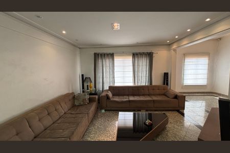 Casa para alugar com 326m², 3 quartos e 6 vagas Casa para alugar com 326m², 3 quartos e 6 vagasSala - Sala de Jantar