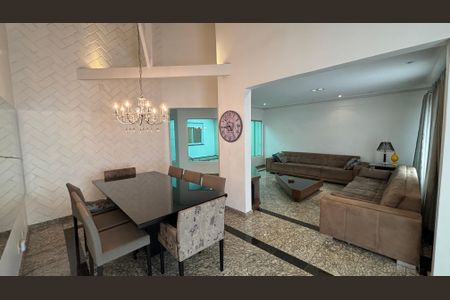 Casa para alugar com 326m², 3 quartos e 6 vagas Casa para alugar com 326m², 3 quartos e 6 vagasSala - Sala de Jantar