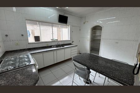 Casa para alugar com 326m², 3 quartos e 6 vagas Casa para alugar com 326m², 3 quartos e 6 vagasCozinha