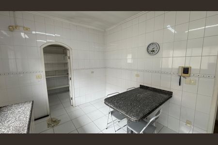 Casa para alugar com 326m², 3 quartos e 6 vagas Casa para alugar com 326m², 3 quartos e 6 vagasCozinha