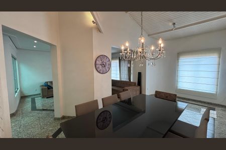 Casa para alugar com 326m², 3 quartos e 6 vagas Casa para alugar com 326m², 3 quartos e 6 vagasSala - Sala de Jantar