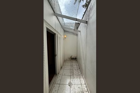 Casa para alugar com 326m², 3 quartos e 6 vagas Casa para alugar com 326m², 3 quartos e 6 vagasSuite 1 Varanda