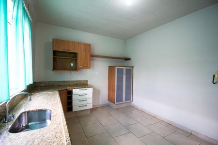 Casa para alugar com 130m², 2 quartos e 2 vagas Casa para alugar com 130m², 2 quartos e 2 vagasCozinha