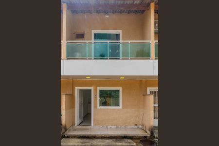 Casa de condomínio para alugar com 65m², 2 quartos e 1 vaga Casa de condomínio para alugar com 65m², 2 quartos e 1 vagaFachada