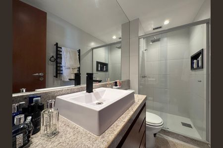 Apartamento à venda com 93m², 3 quartos e 2 vagasSuíte - Banheiro