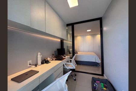 Apartamento à venda com 93m², 3 quartos e 2 vagasSuíte - Escritório