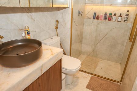 Apartamento à venda com 110m², 3 quartos e 2 vagasBanheiro. Social