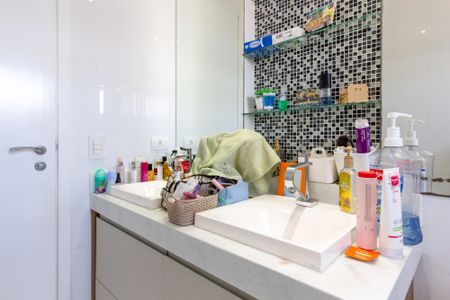 Apartamento à venda com 163m², 3 quartos e 3 vagasBanheiro da Suíte 2 