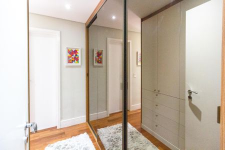 Apartamento à venda com 163m², 3 quartos e 3 vagasSuíte 2