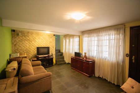 SALA de casa à venda com 3 quartos, 272m² em Parque Maria Domitila, São Paulo