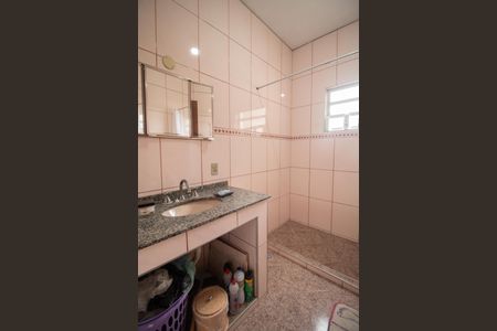 Casa à venda com 272m², 3 quartos e 1 vagaBANHEIRO