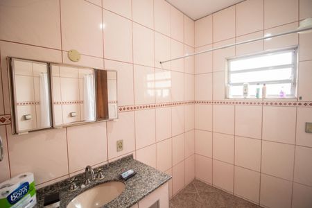 Casa à venda com 272m², 3 quartos e 1 vagaBANHEIRO