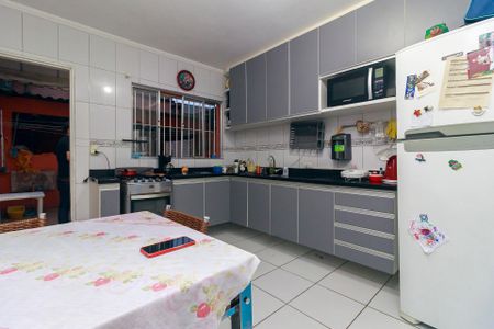 Casa à venda com 50m², 2 quartos e 2 vagas Casa à venda com 50m², 2 quartos e 2 vagasCozinha