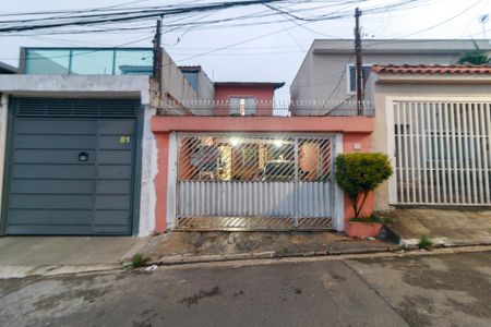 Casa à venda com 50m², 2 quartos e 2 vagas Casa à venda com 50m², 2 quartos e 2 vagasFachada