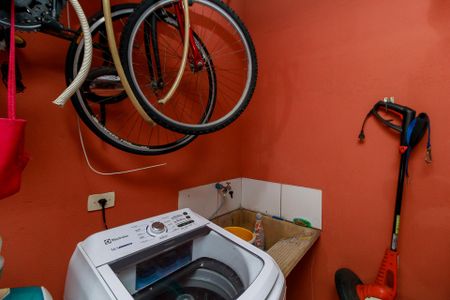 Casa à venda com 50m², 2 quartos e 2 vagas Casa à venda com 50m², 2 quartos e 2 vagasÁrea de Serviço