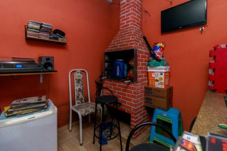 Casa à venda com 50m², 2 quartos e 2 vagas Casa à venda com 50m², 2 quartos e 2 vagasChurrasqueira