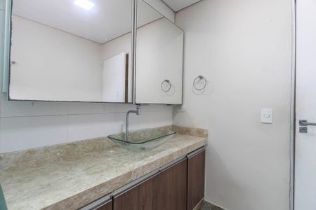 Casa para alugar com 210m², 2 quartos e 1 vagaBanheiro