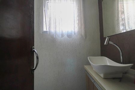 Casa para alugar com 210m², 2 quartos e 1 vagaLavabo