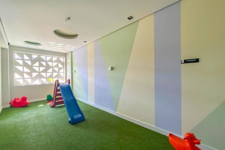 Apartamento à venda com 58m², 2 quartos e 2 vagasÁrea comum - Playground