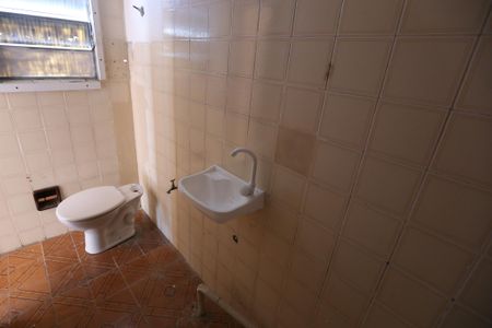 Casa para alugar com 250m², 3 quartos e 3 vagasBanheiro da Edícula