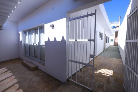 Casa para alugar com 250m², 3 quartos e 3 vagasCorredor