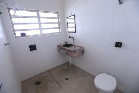 Casa para alugar com 250m², 3 quartos e 3 vagasBanheiro