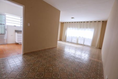 Casa para alugar com 250m², 3 quartos e 3 vagasSala