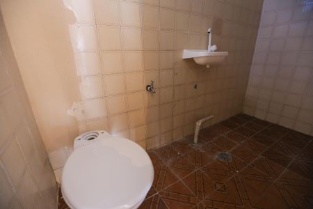 Casa para alugar com 250m², 3 quartos e 3 vagasBanheiro da Edícula