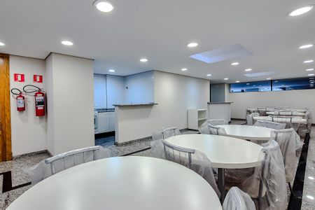 Apartamento para alugar com 68m², 2 quartos e sem vagaÁrea comum - Salão de festas