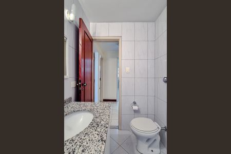 Apartamento para alugar com 68m², 2 quartos e sem vagaBanheiro