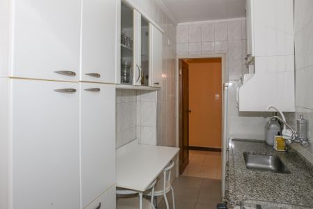 Apartamento para alugar com 68m², 2 quartos e sem vaga Apartamento para alugar com 68m², 2 quartos e sem vagaCozinha e Área de Serviço