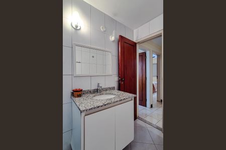 Apartamento para alugar com 68m², 2 quartos e sem vagaBanheiro