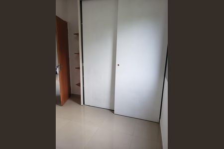 Quarto de apartamento para alugar com 2 quartos, 32m² em Jardim Record, Taboão da Serra