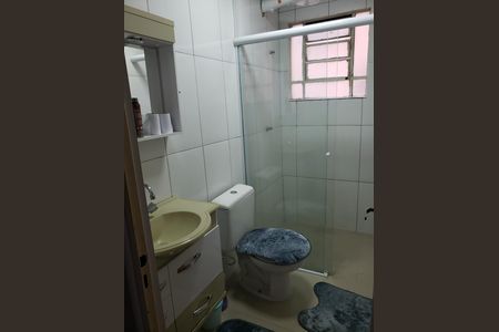 Banheiro de apartamento para alugar com 2 quartos, 32m² em Jardim Record, Taboão da Serra