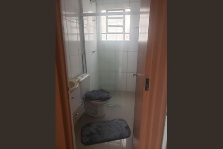 Banheiro de apartamento para alugar com 2 quartos, 32m² em Jardim Record, Taboão da Serra