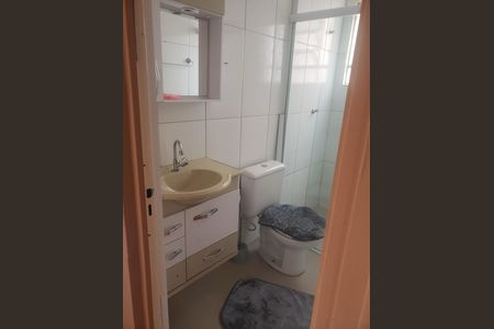 Banheiro de apartamento para alugar com 2 quartos, 32m² em Jardim Record, Taboão da Serra