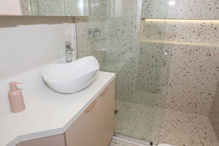 Apartamento à venda com 92m², 2 quartos e 2 vagasBanheiro Social